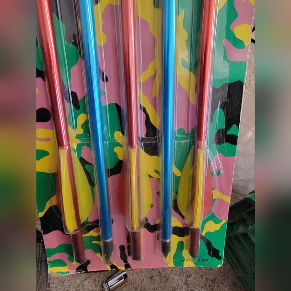 17" arrows - Picture 3 of 3